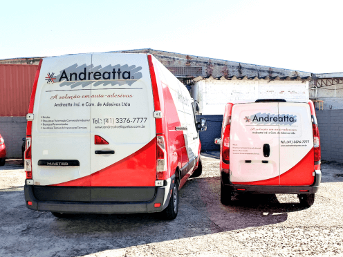 Imagem traseira da frota da Andreatta Etiquetas