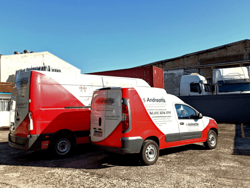 Imagem lateral da frota da Andreatta Etiquetas